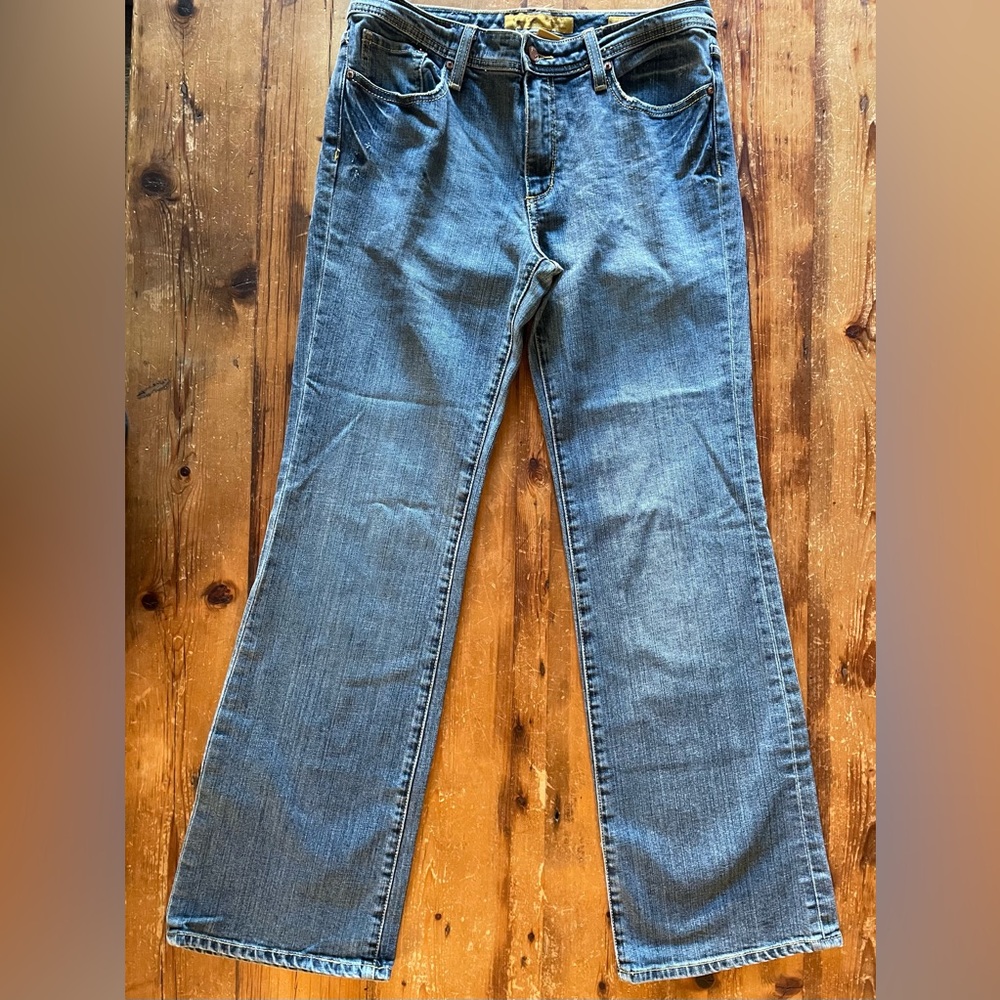 Seven7 Premium Denim Brand Light Wash Flare Leg Jeans Size 8